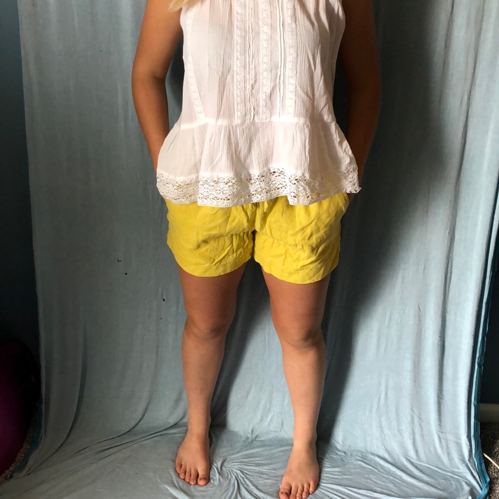Yellow cotton shorts with cuff